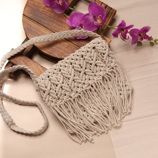 Aashika Jhalar Sling