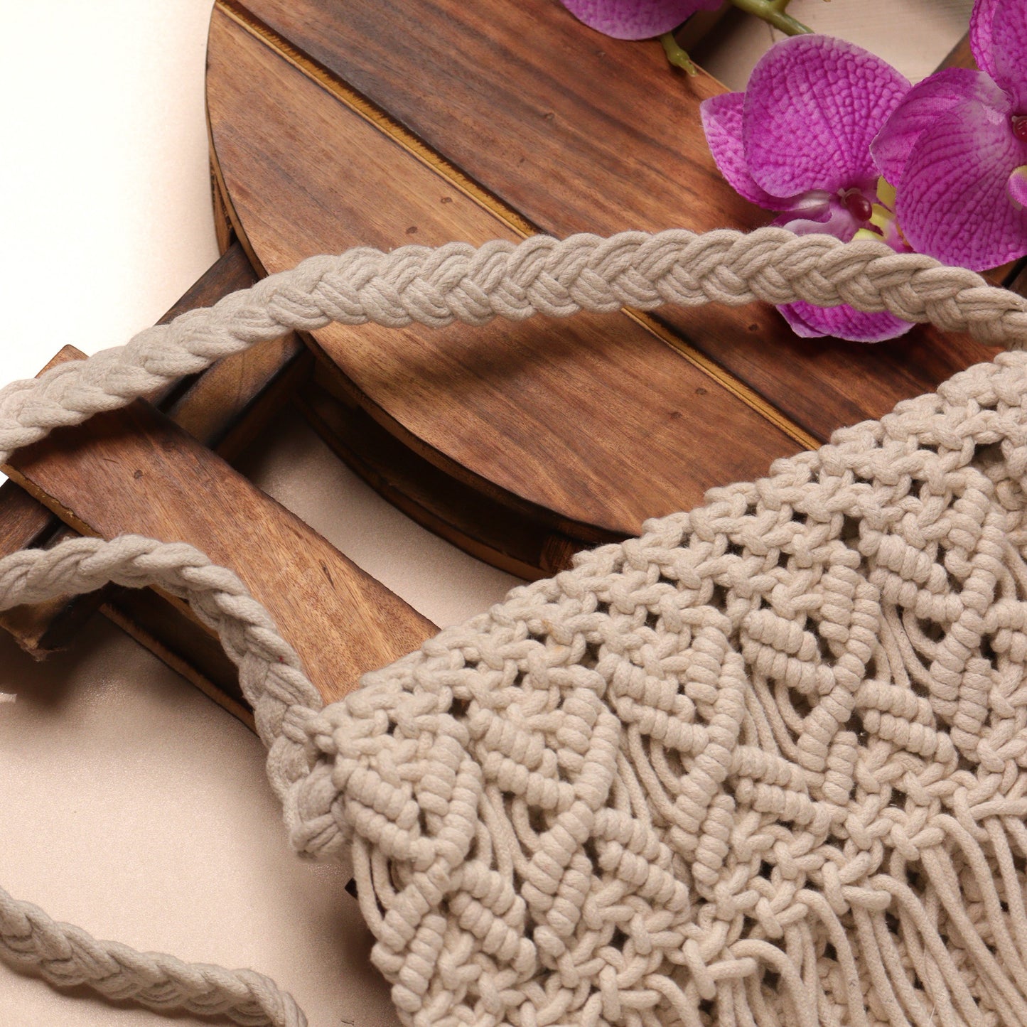 Aashika Jhalar Sling