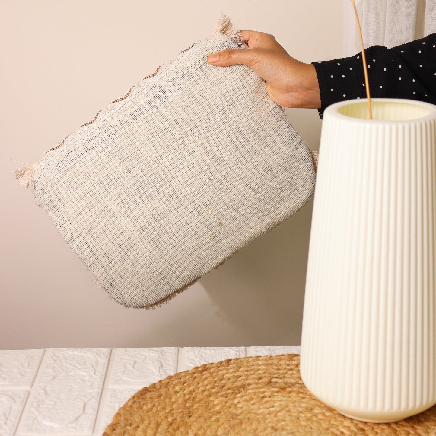 Jute Shelled White