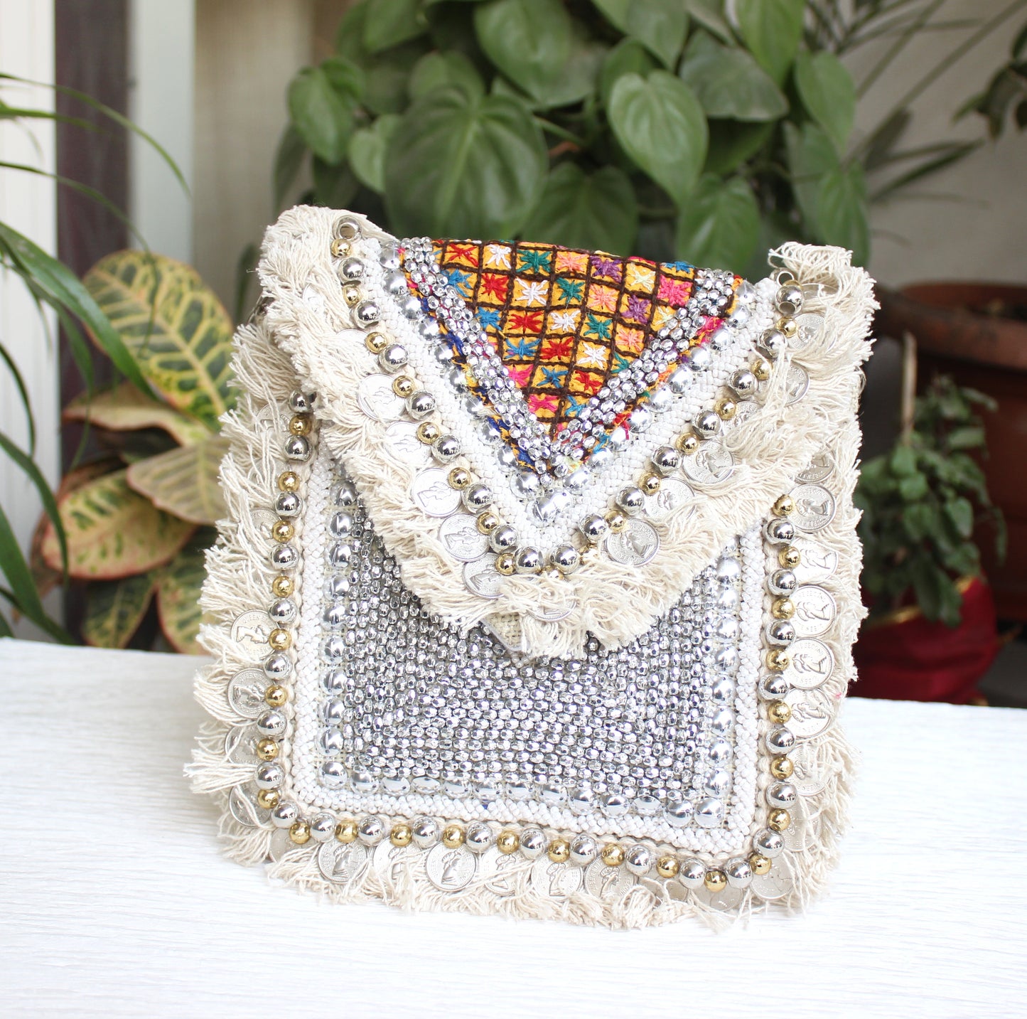 Petite Banjara: White