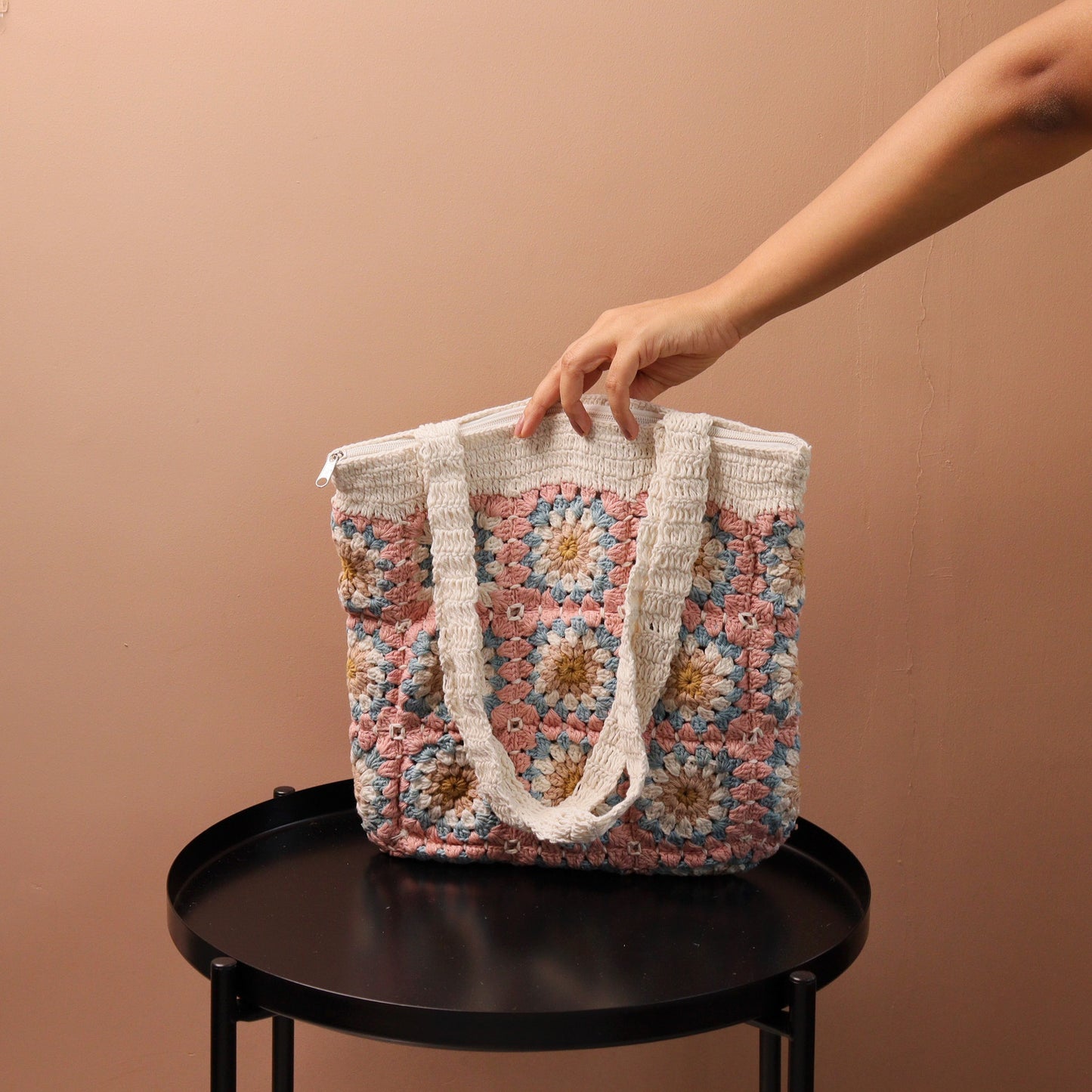 Bloomy Crochet Bag