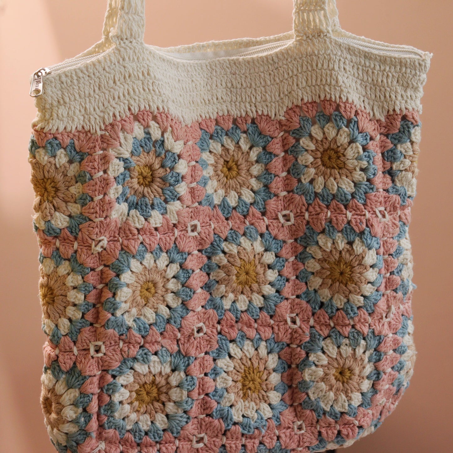 Bloomy Crochet Bag
