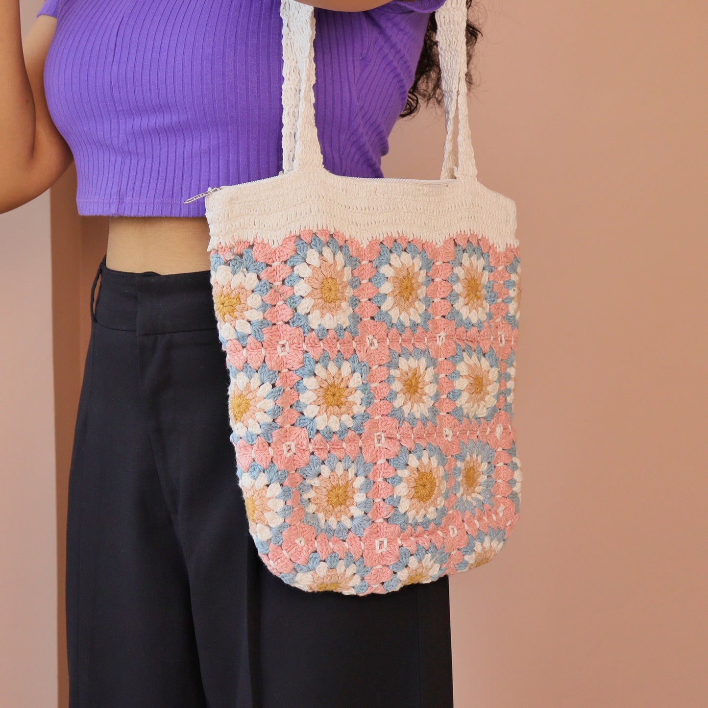 Bloomy Crochet Bag