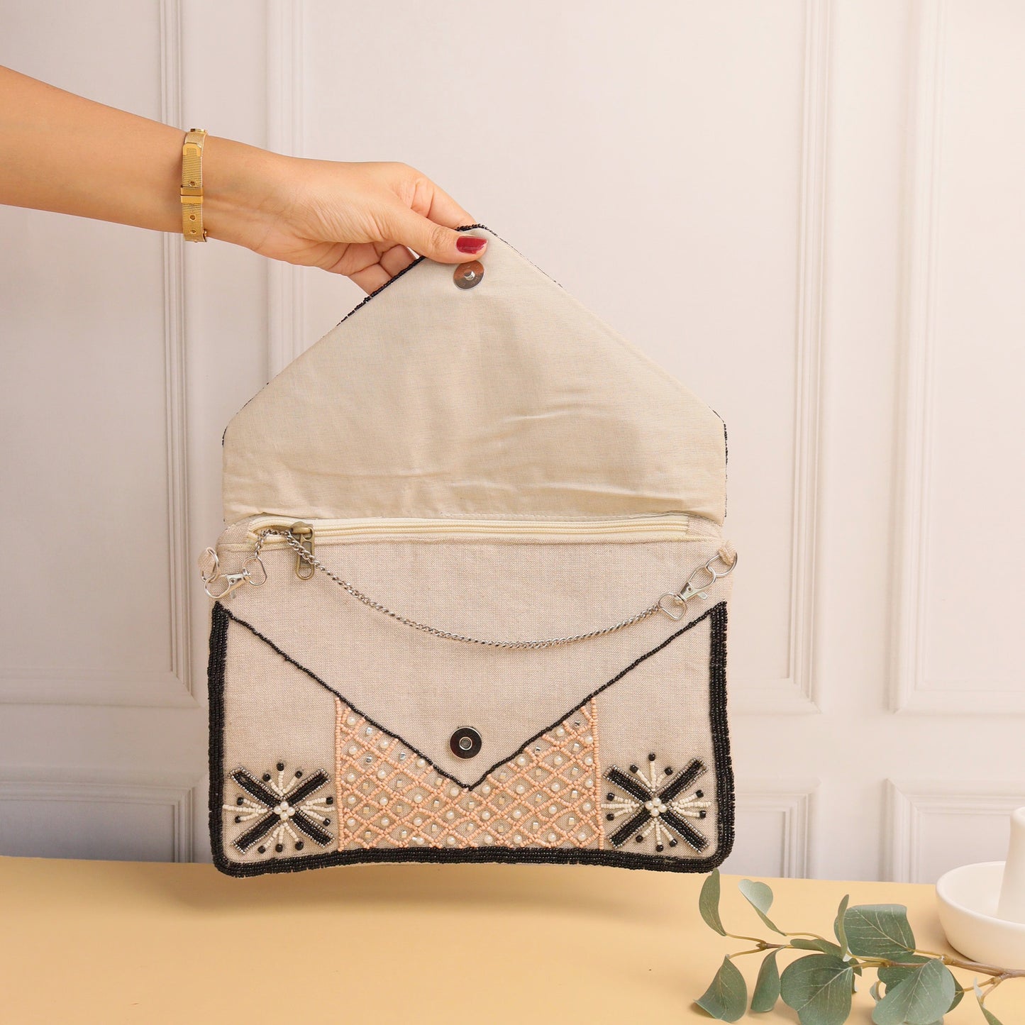 Ivy Lane Clutch