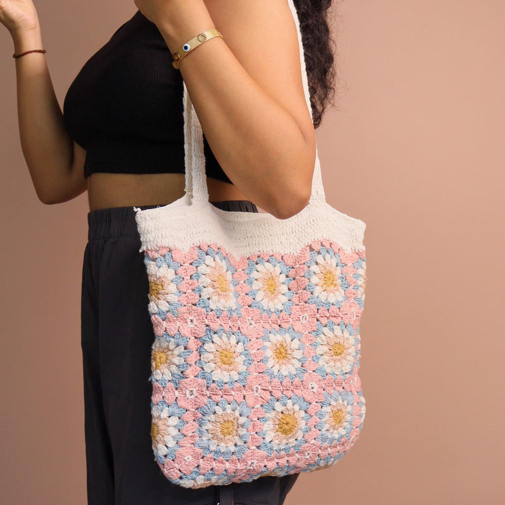 Bloomy Crochet Bag