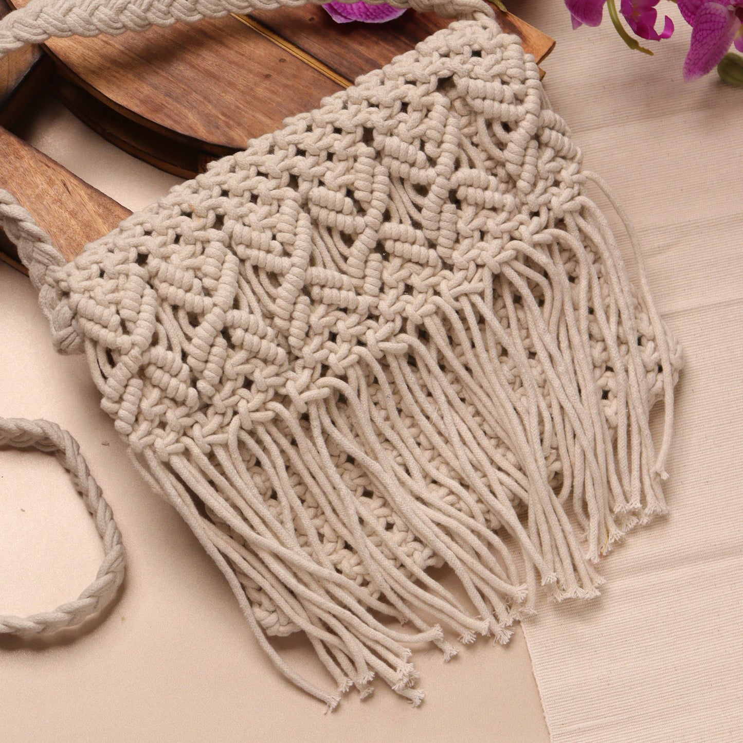 Aashika Jhalar Sling