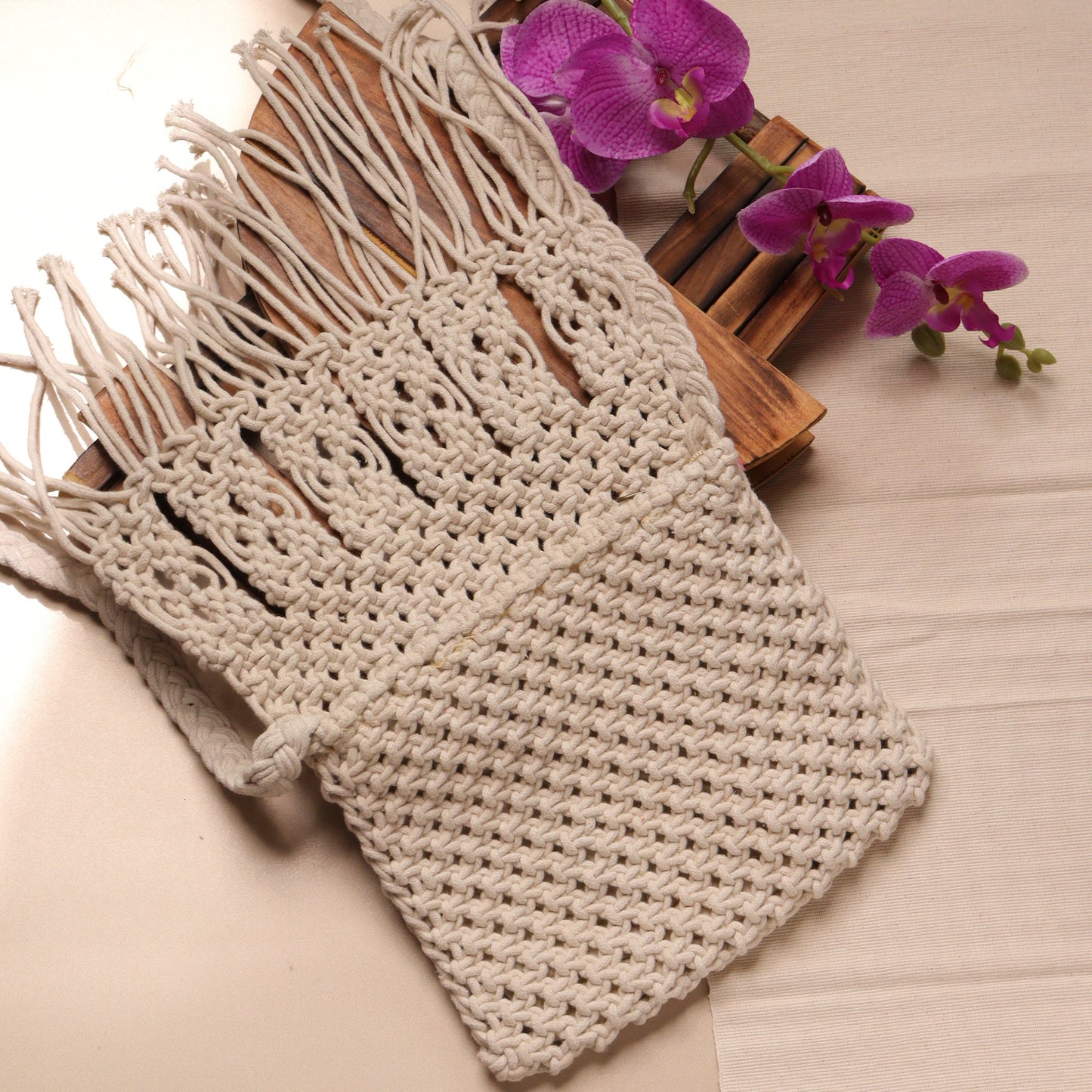Aashika Jhalar Sling