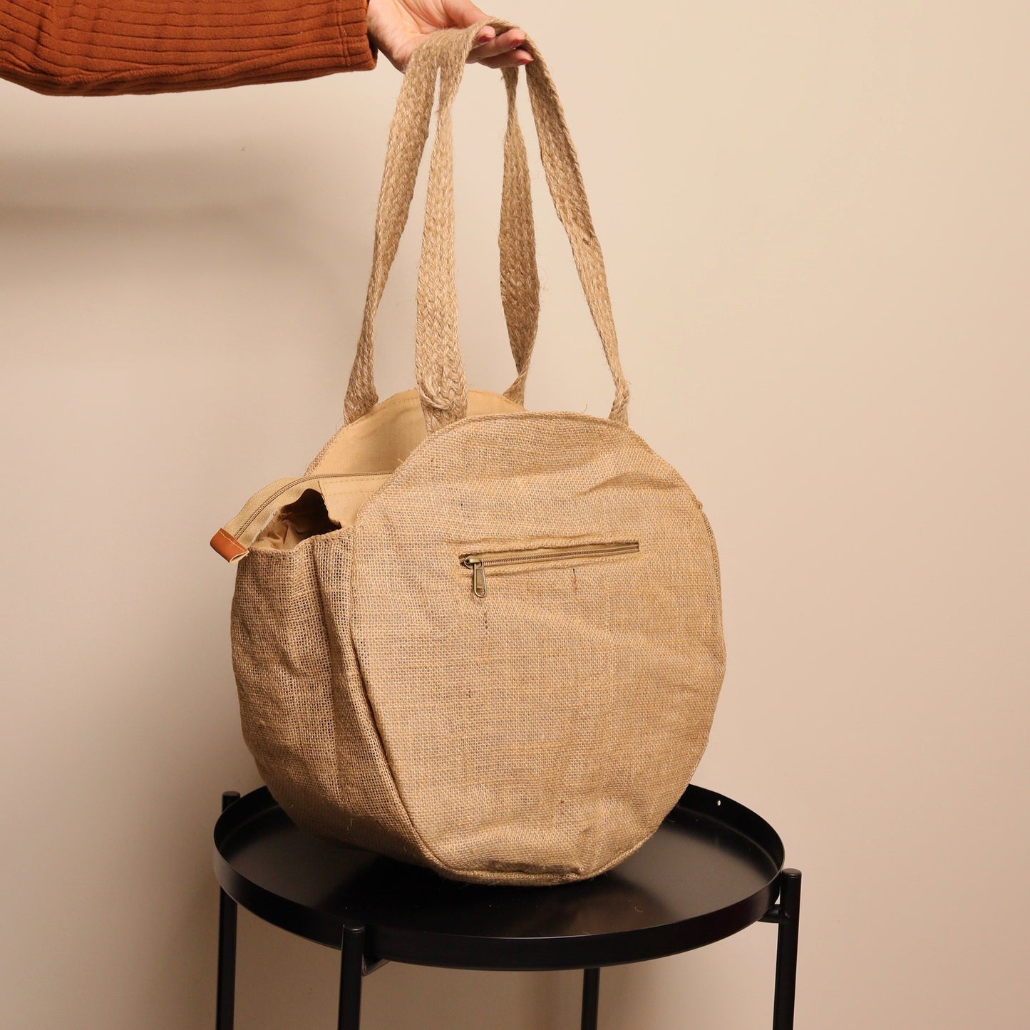 Round Shell Beaded Tote Bag