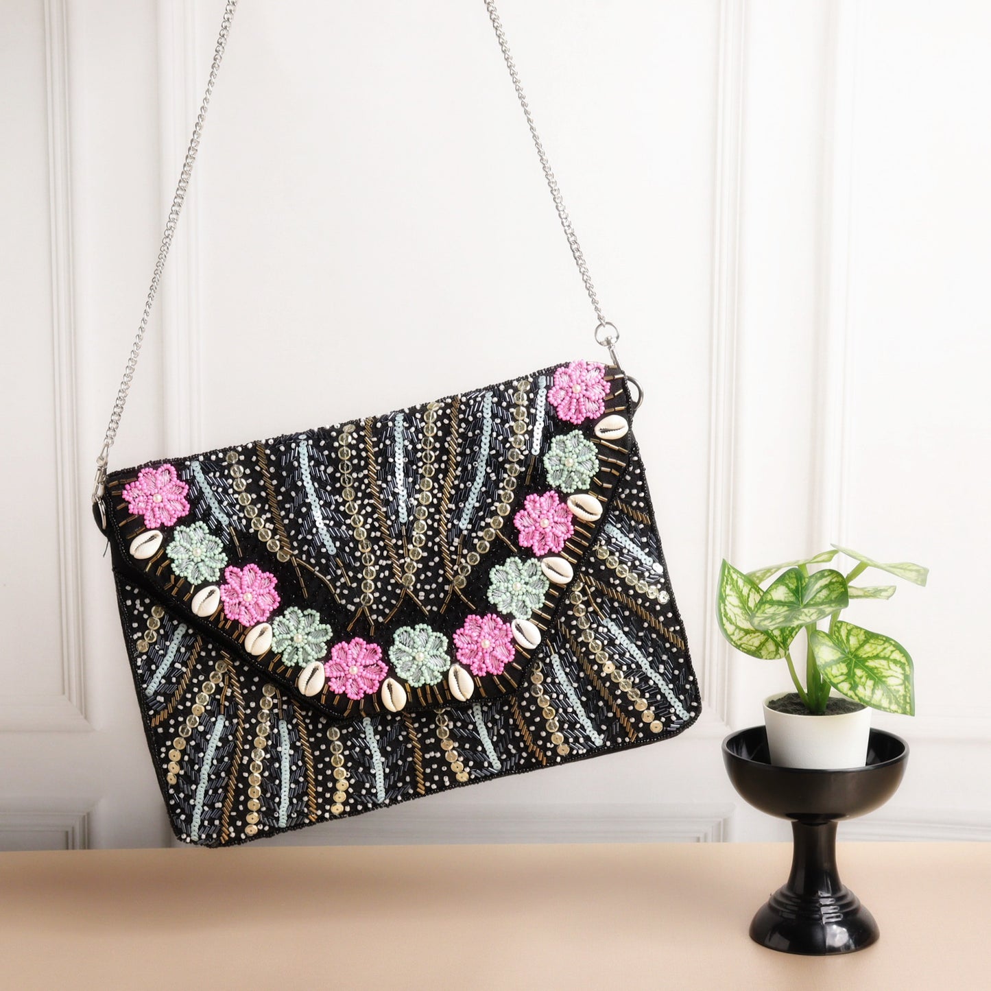 Jute Romantic Getaway