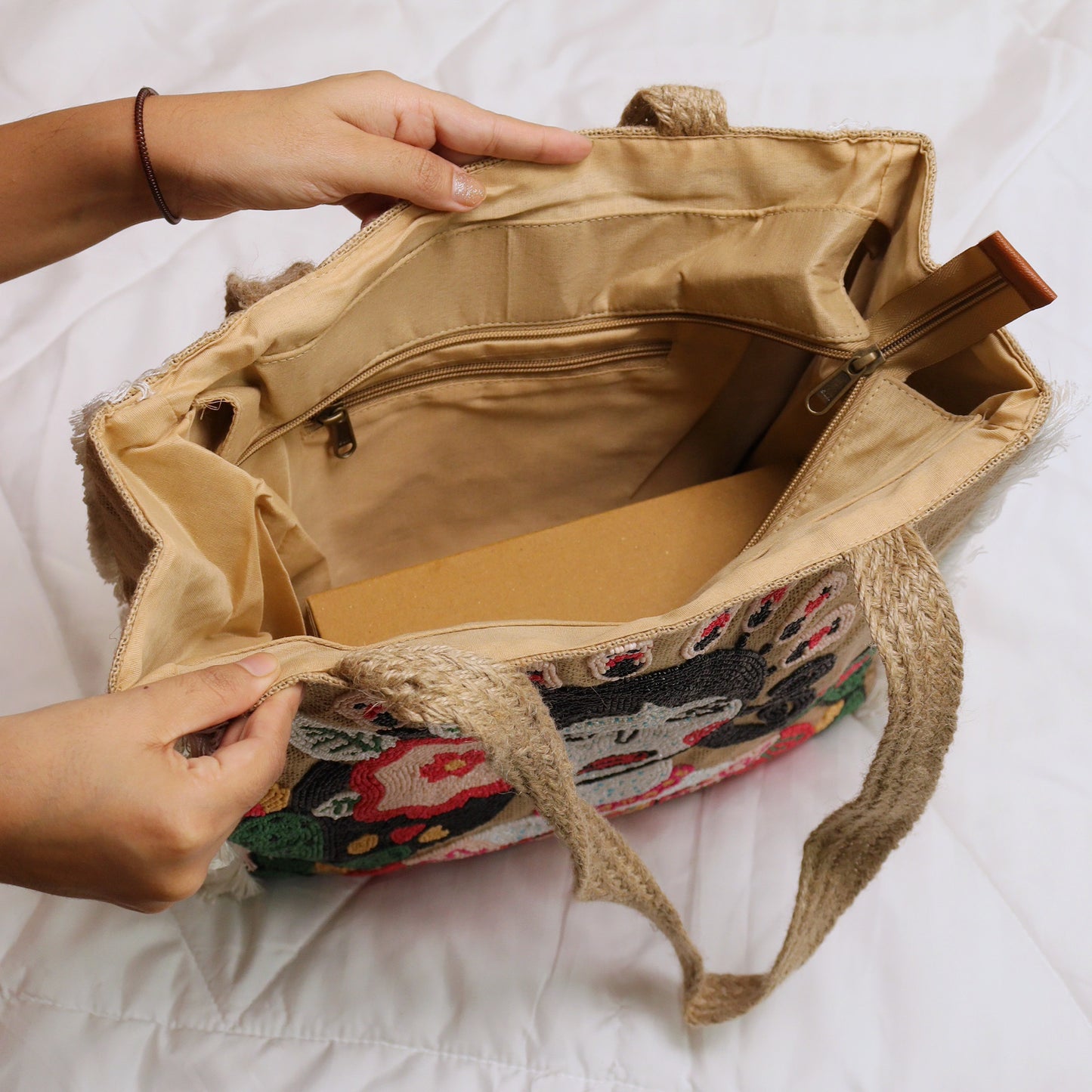Jute Your majesty Bag