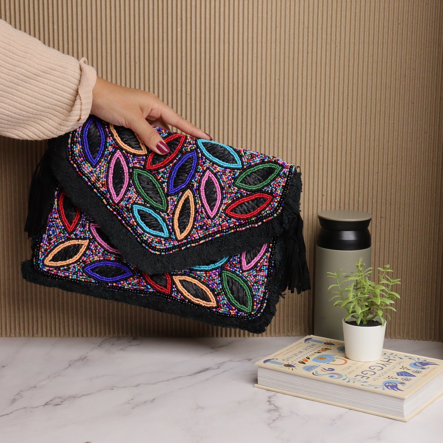 Avery Raffia Black
