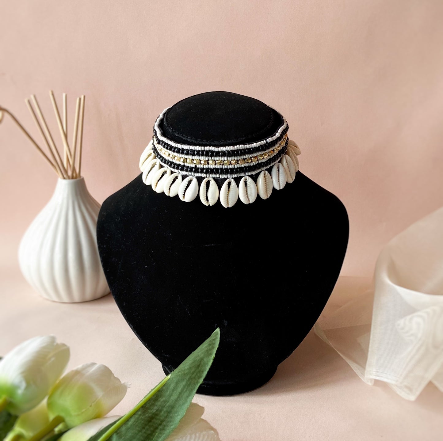 Black Shell Choker