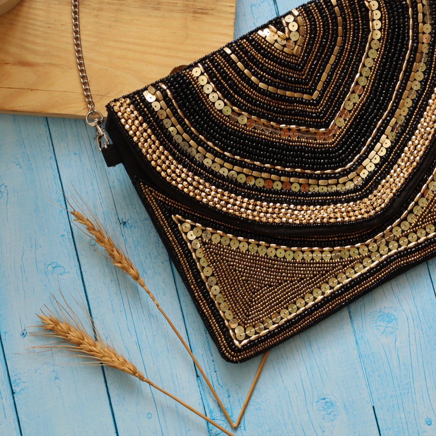 Izara Black Gold