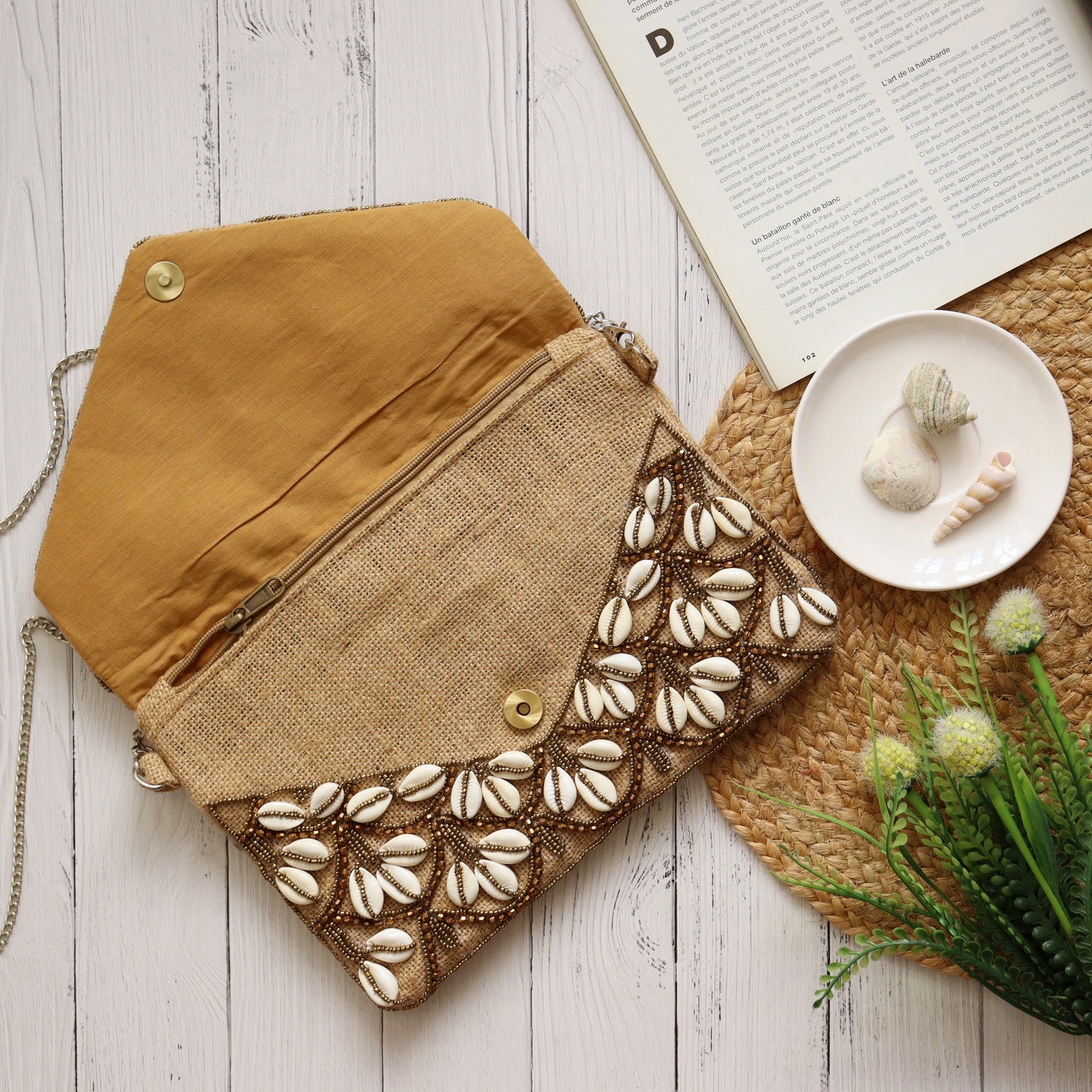 Cowrie Crown Golden