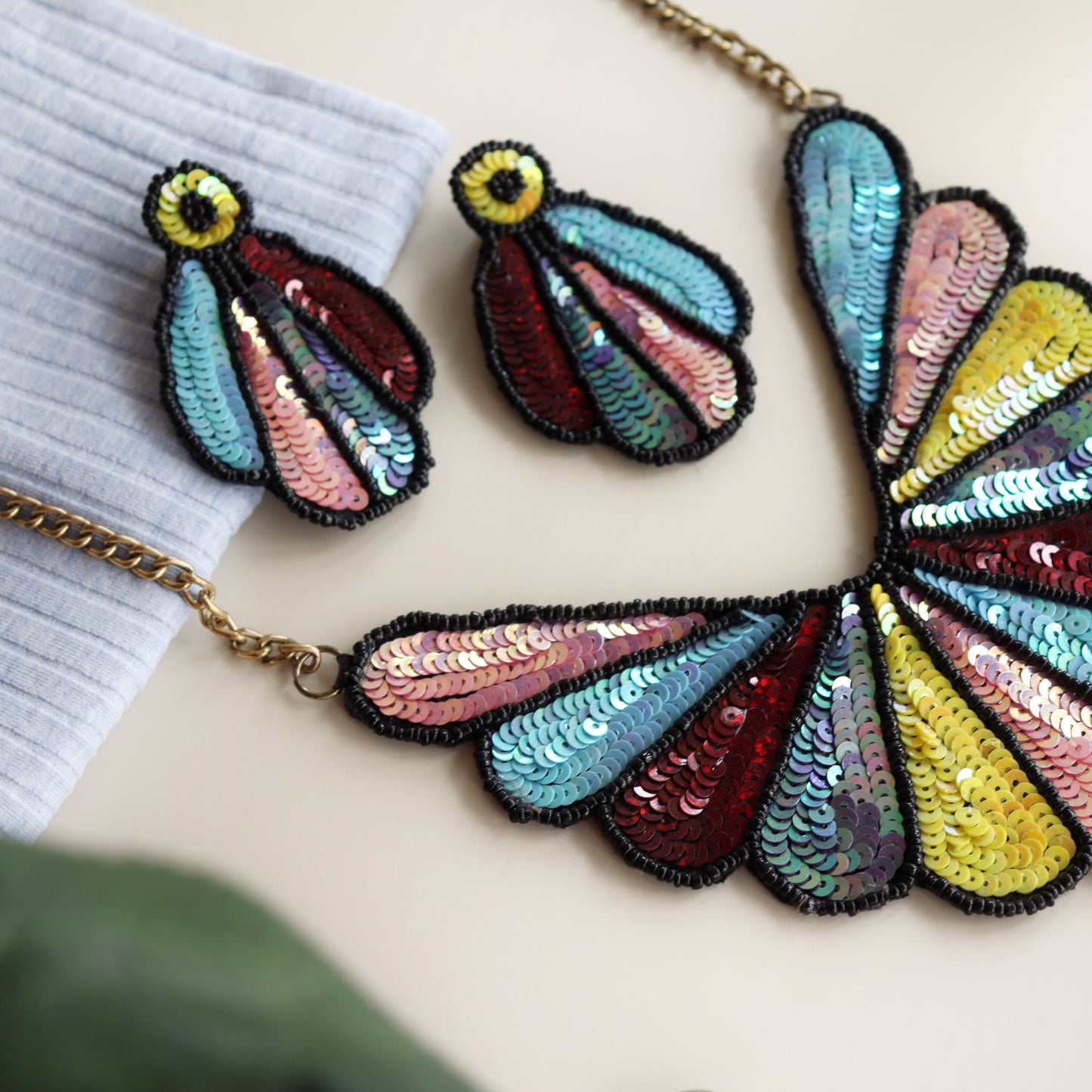 Sequined Necklace Set