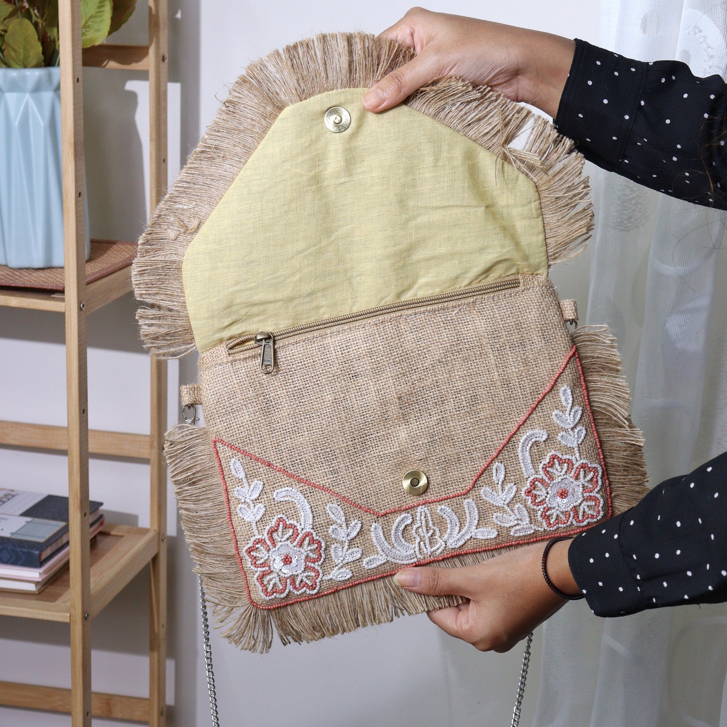 Jute Rose