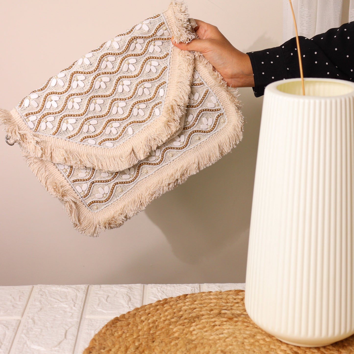 Jute Shelled White