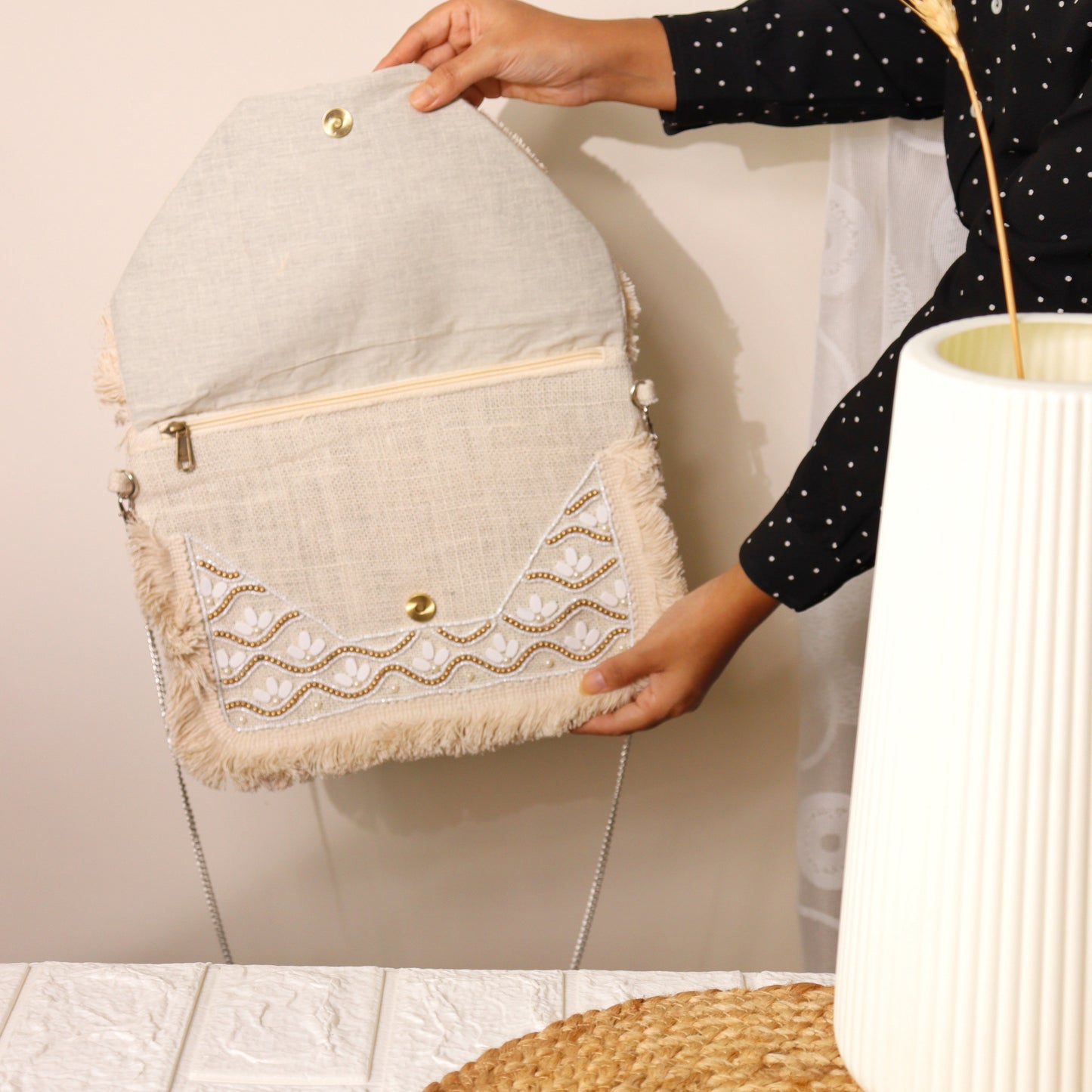 Jute Shelled White