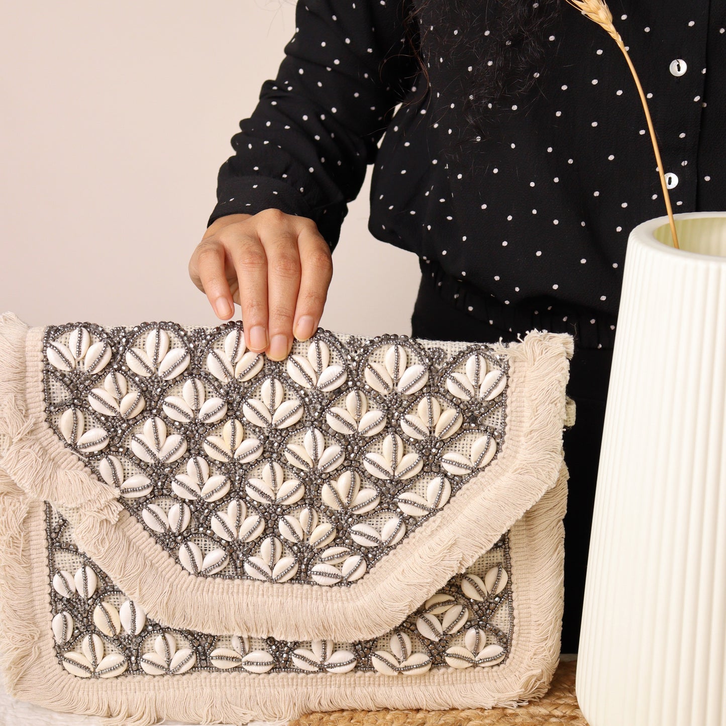 Jute Shelled Silver