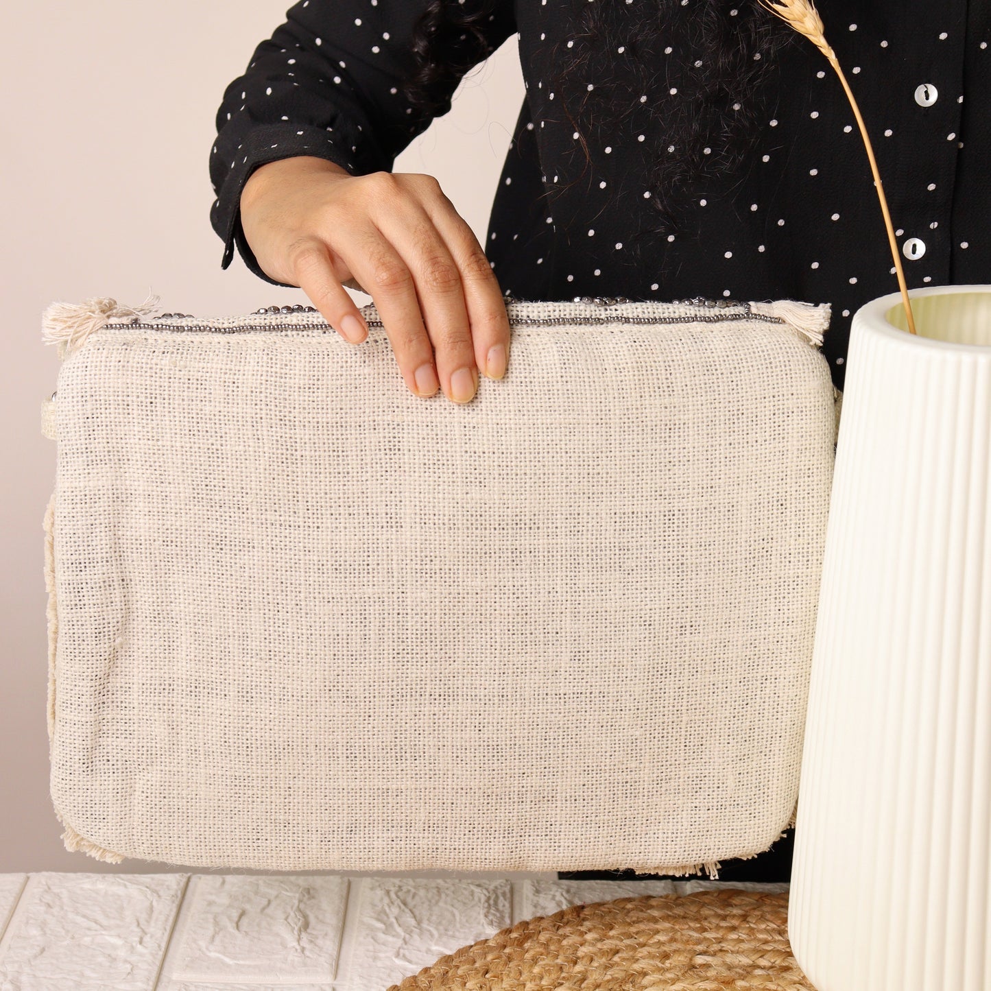 Jute Shelled Silver