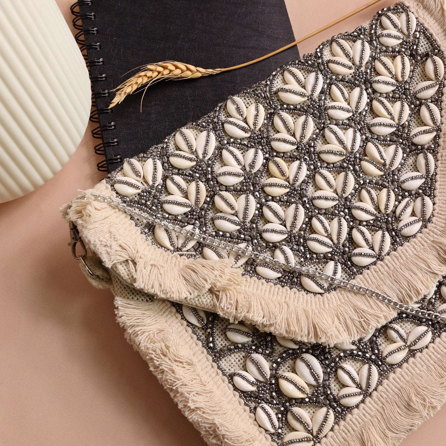Jute Shelled Silver
