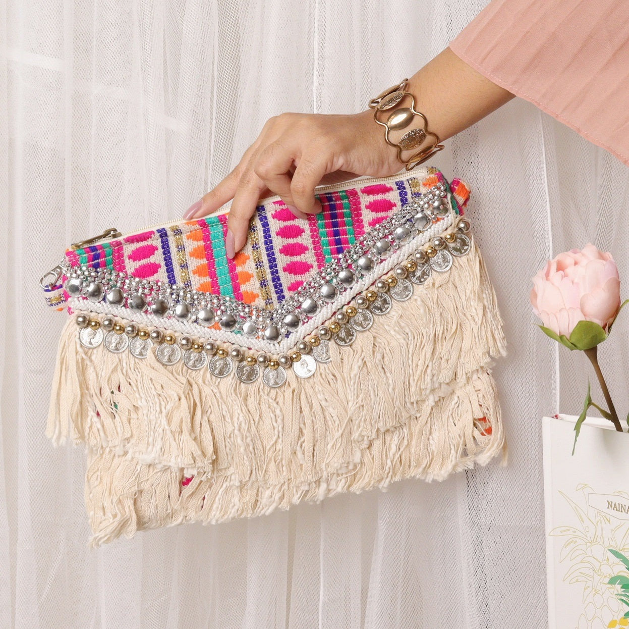 Jacquard Tasseled Pink