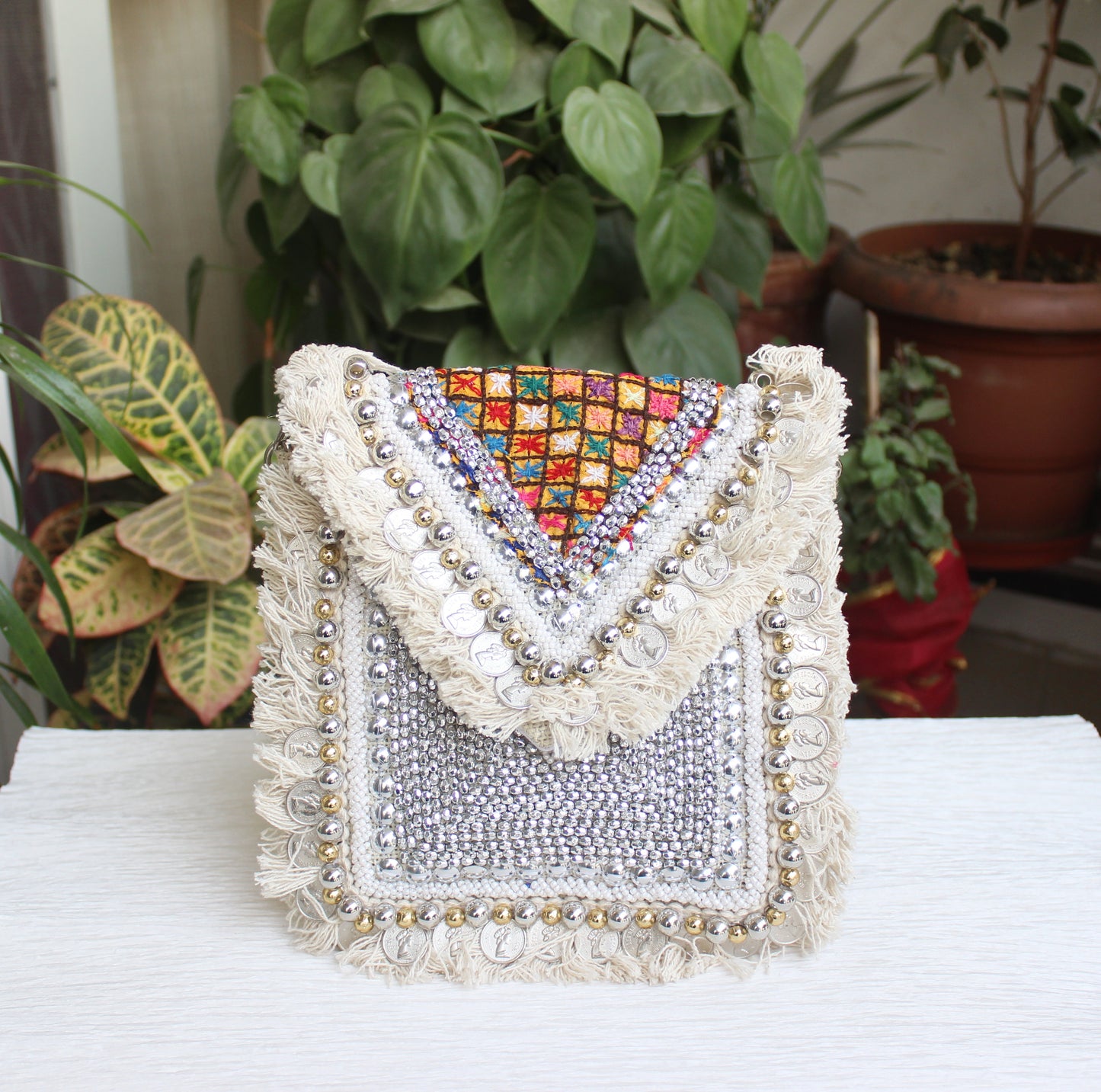 Petite Banjara: White