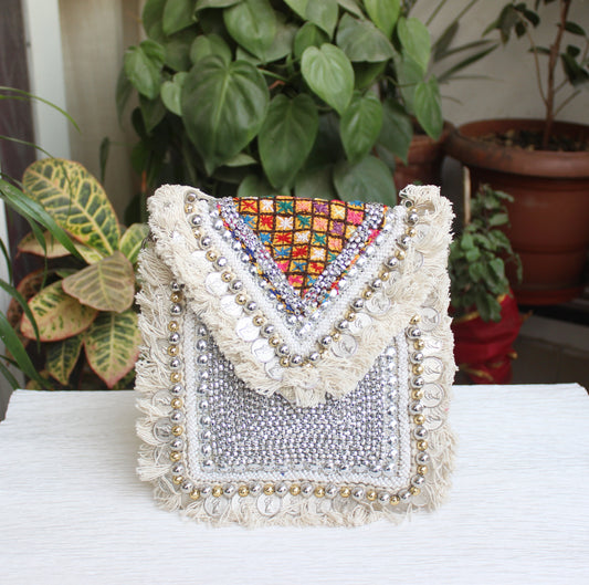 Petite Banjara: White
