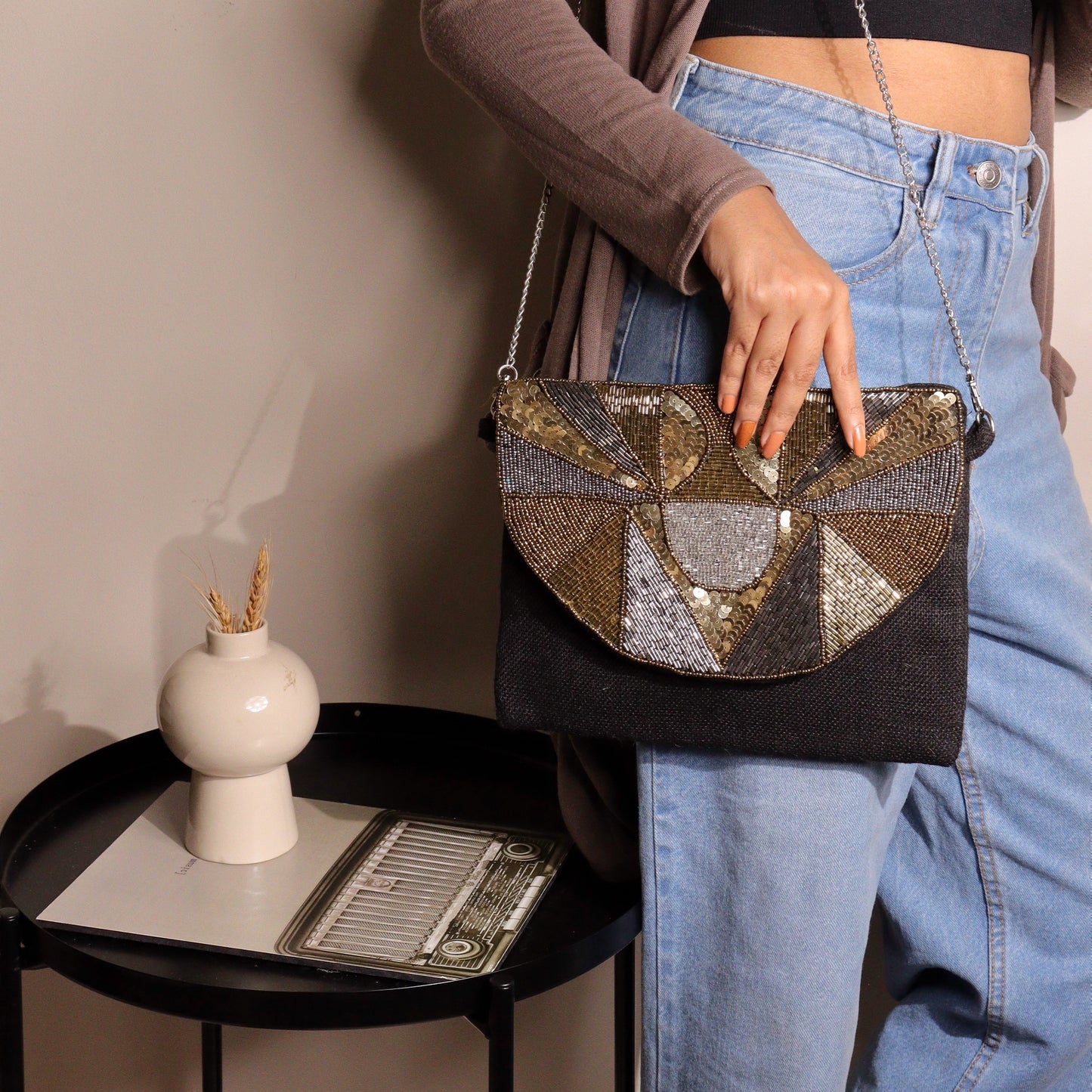 Inaya Black Gold