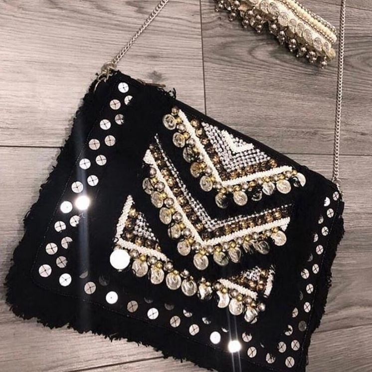 Sparkling Black Amber